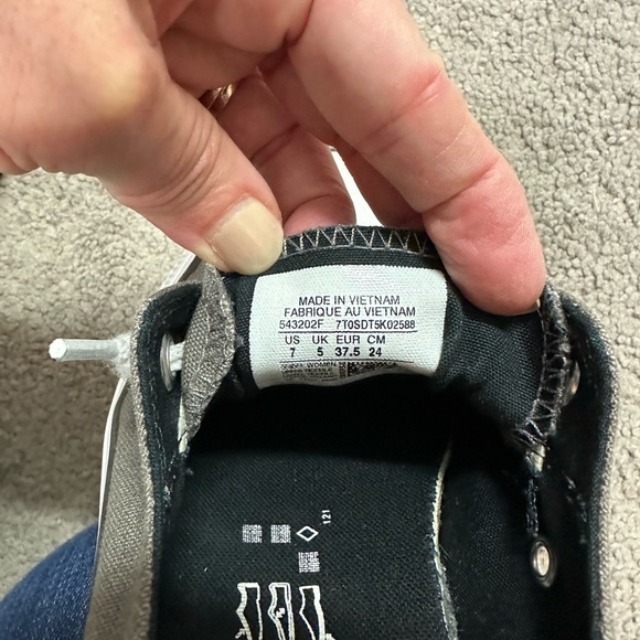 Converse sneakers - Picture 5 of 6